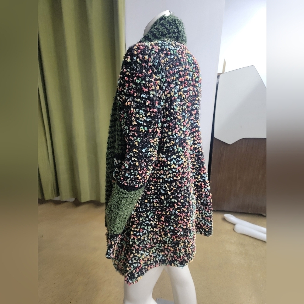 The Pyramid Collection - Knit Cardigan - Picture 3 of 5